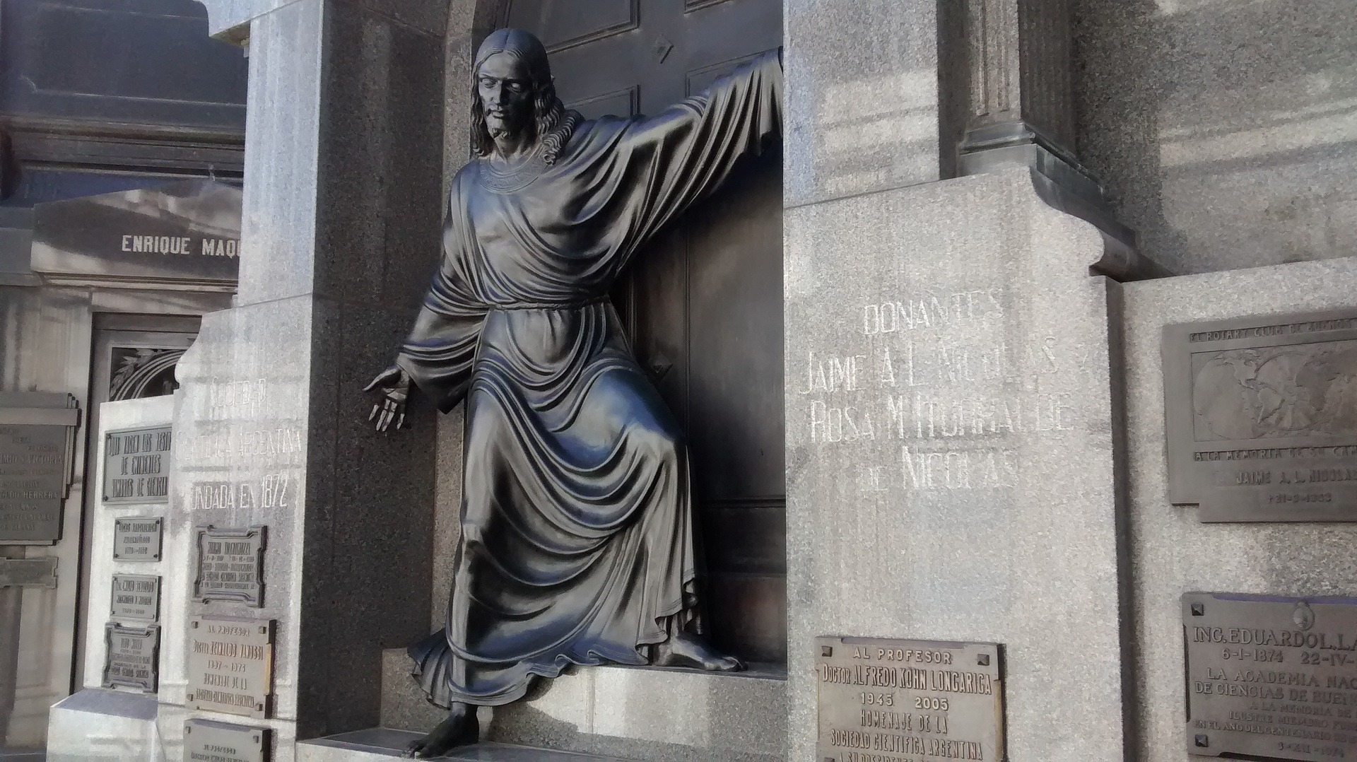 tomb-art-949217_1920